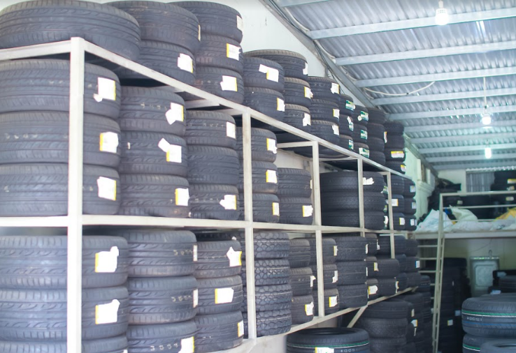 Đình cẩm cung cấp lốp ô tô và thay vá lốp ô tô lưu động tại Nghệ An